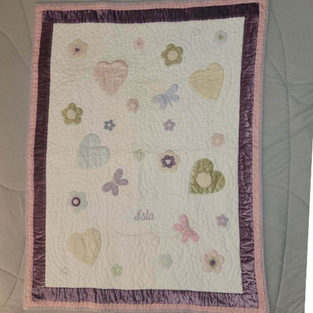 Baby Quilt Pastels 36x46 Stitched Appliqués " Isla "